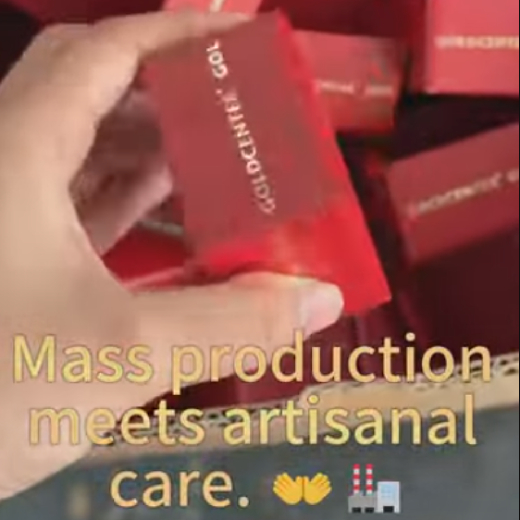 10 000 boîtes rouges ! Production de masse en marche