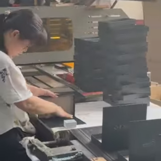 10 000 boîtes ? AUCUN PROBLÈME !
